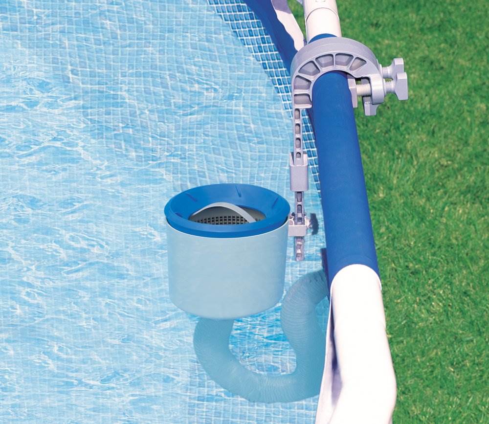 powered pool skimmer