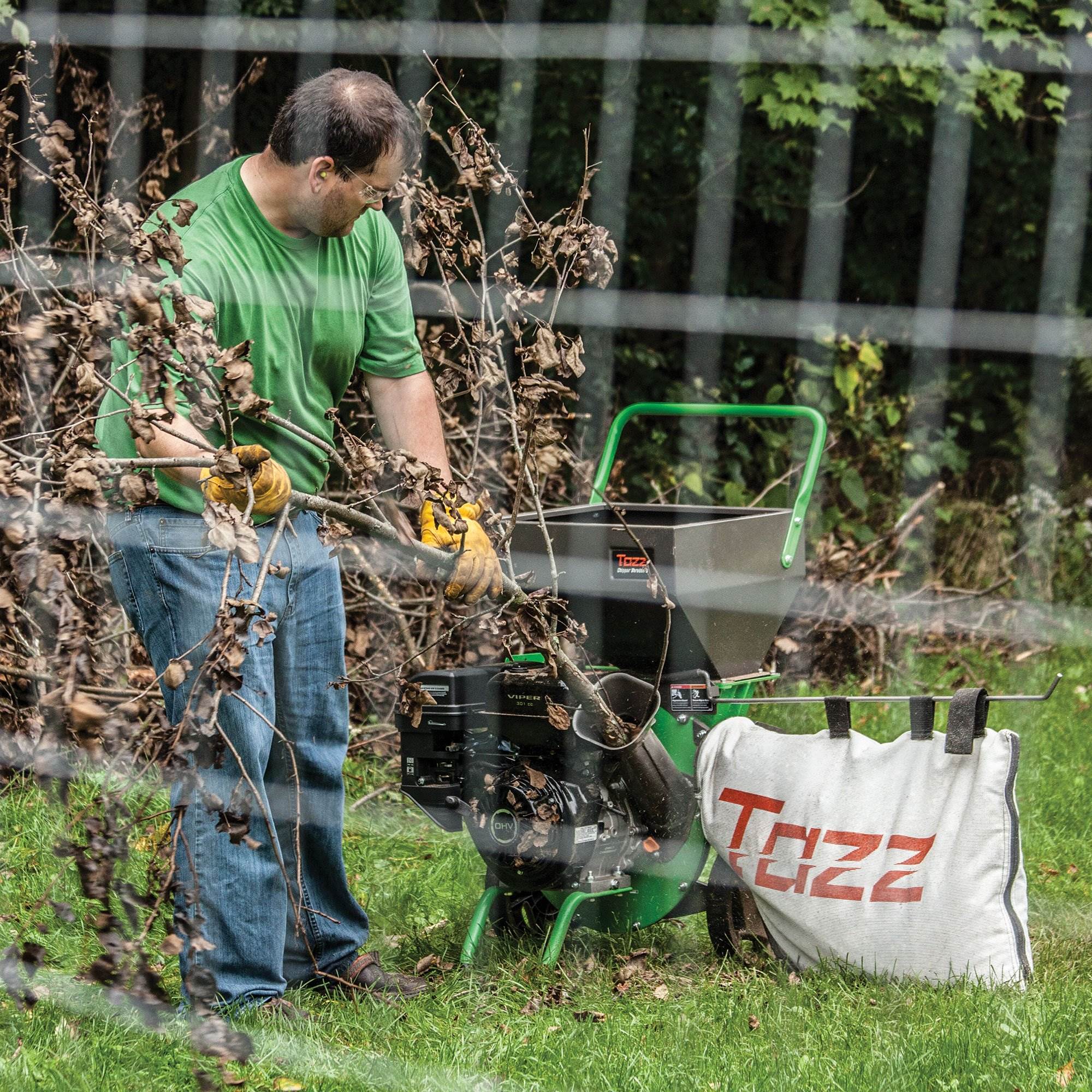 Earthquake Tazz Chipper Shredders Compact Wood Chipper w/ Mulch Bag
