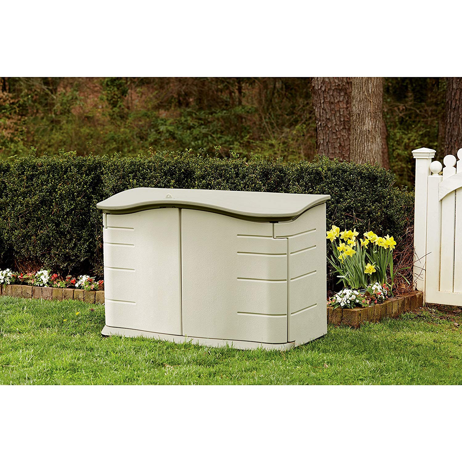 Rubbermaid Plastic Double Walled Horizontal Storage Shed 