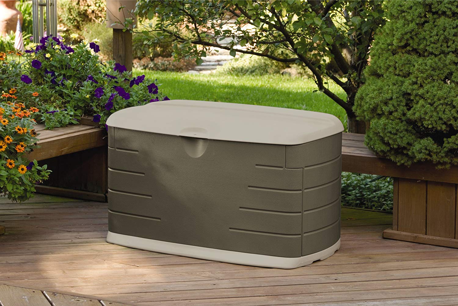 Rubbermaid 2047053 Medium Outdoor Resin Patio Storage Box with Seat