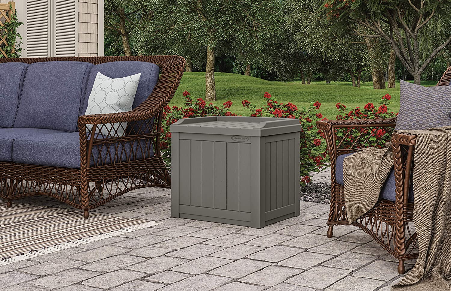 Suncast SS601ST 22 Gallon Indoor Outdoor Patio Storage Chest Box & Seat