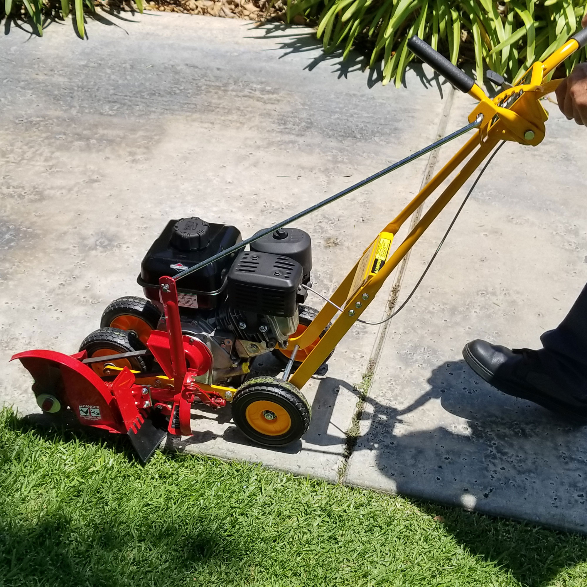 McLane 1014.75GT7 9 Inch Gas Walk Behind Lawn Edger, 5.50 Gross