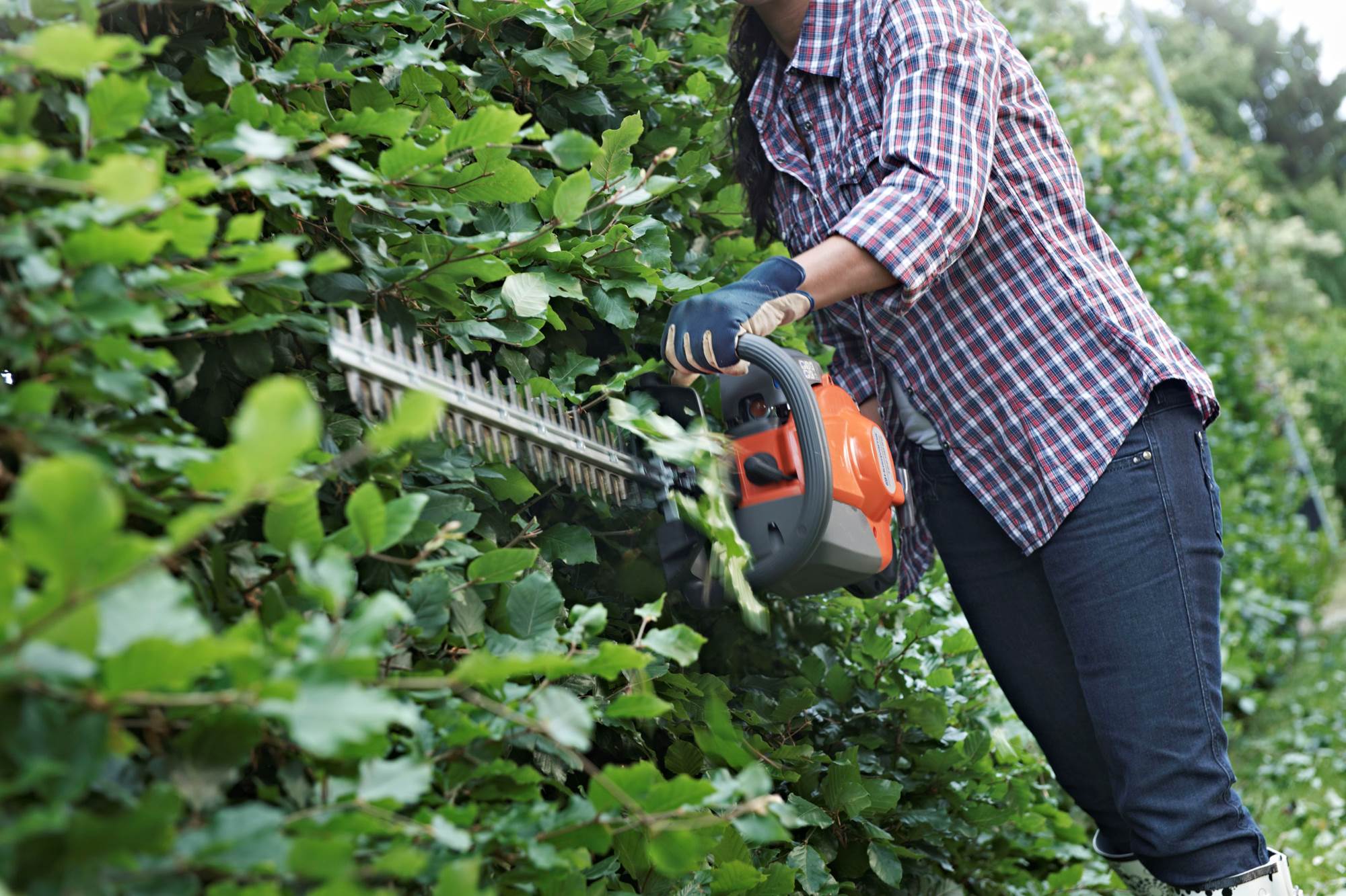 Husqvarna 122hd45 18 Inch 2 Cycle Gas Powered Hedge