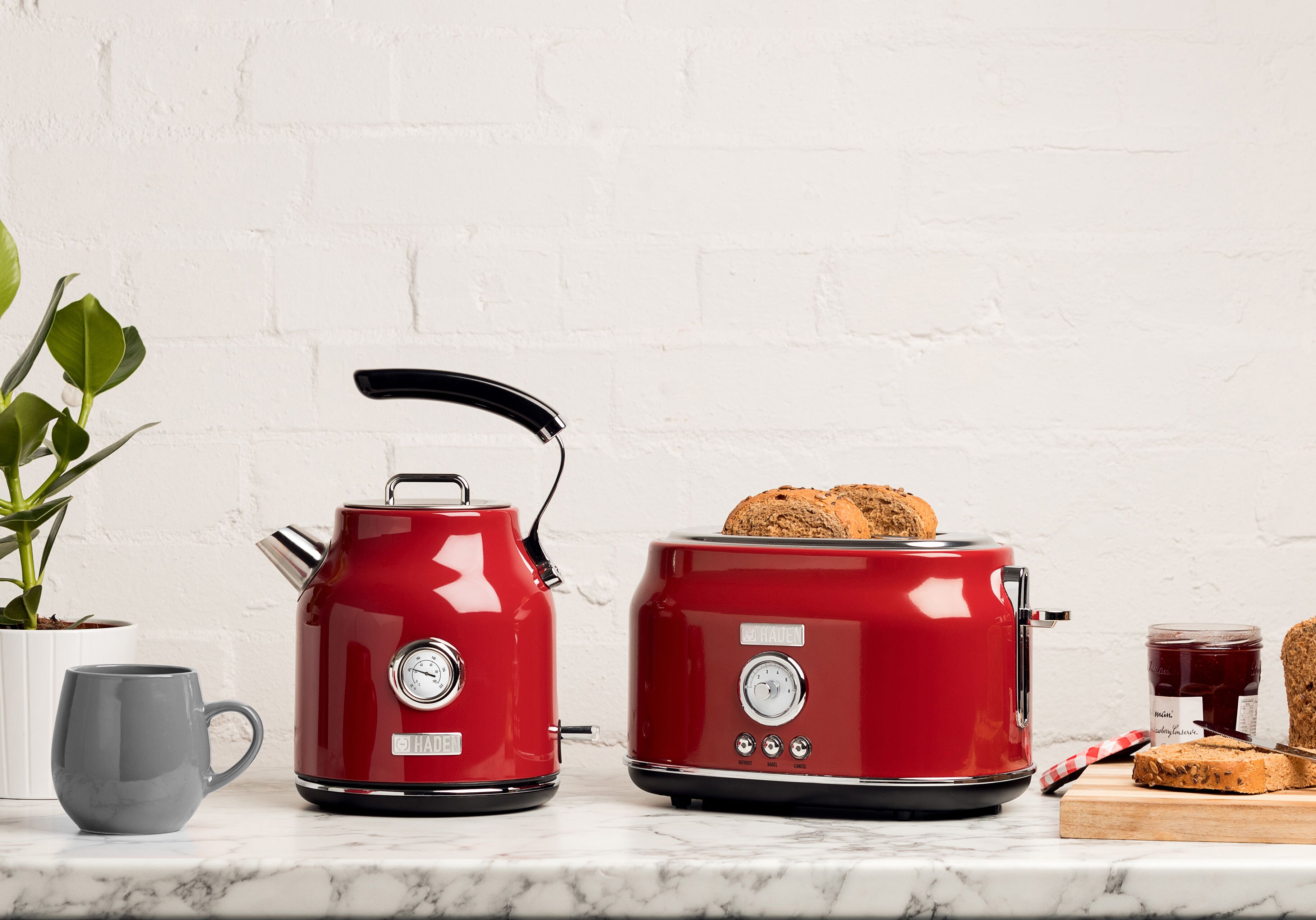 Haden Stainless Steel Retro Toaster & 1.7 Liter Stainless Steel