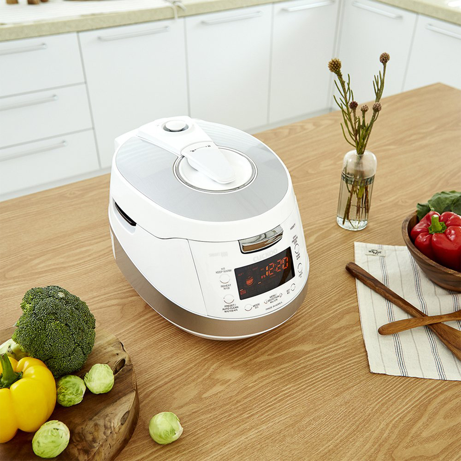 Cuckoo Electronics Stainless Steel 6 Cup Pressure Rice Cooker, White ...