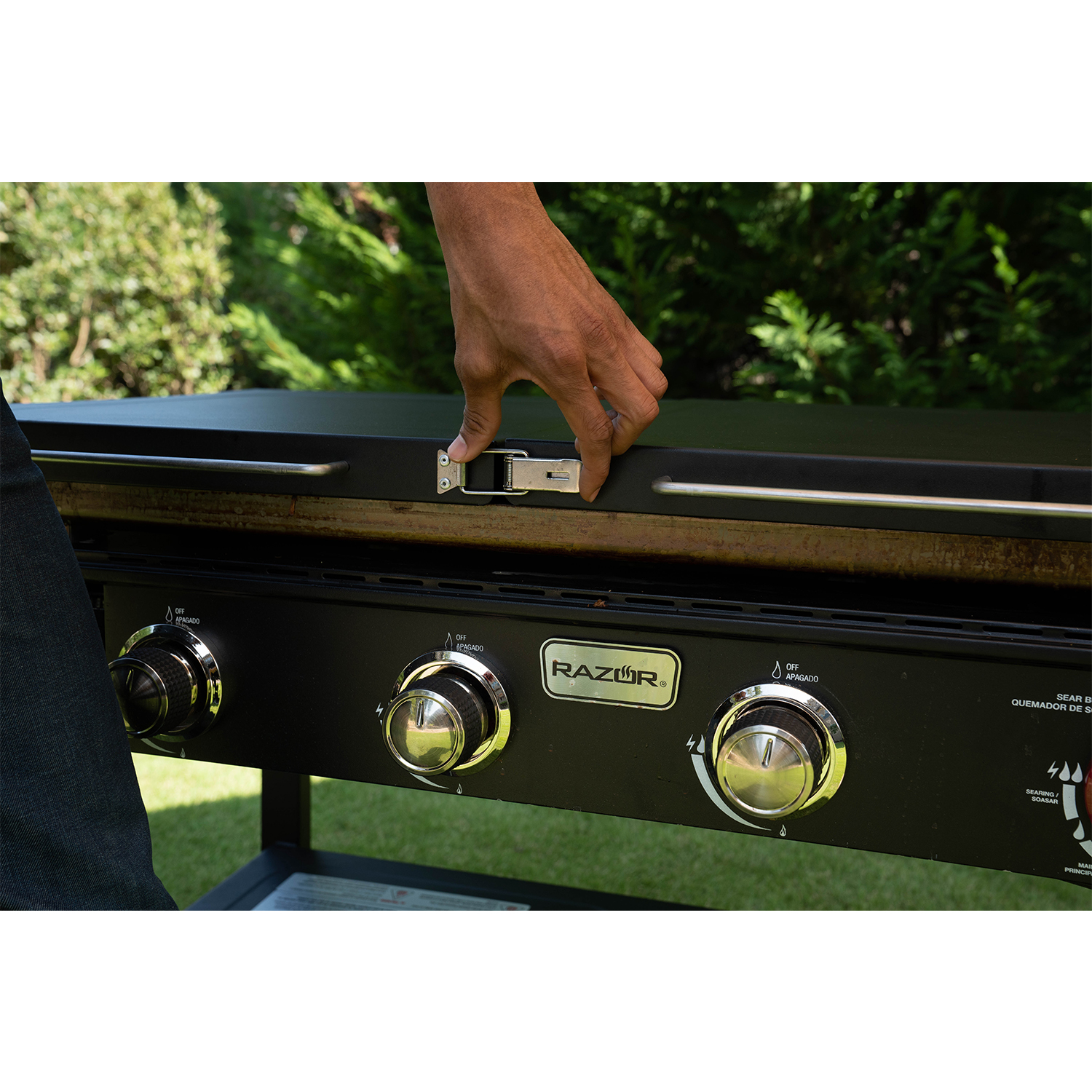 Razor Griddle GGC1643M 37 Inch Outdoor 4 Burner LP Propane Gas Griddle