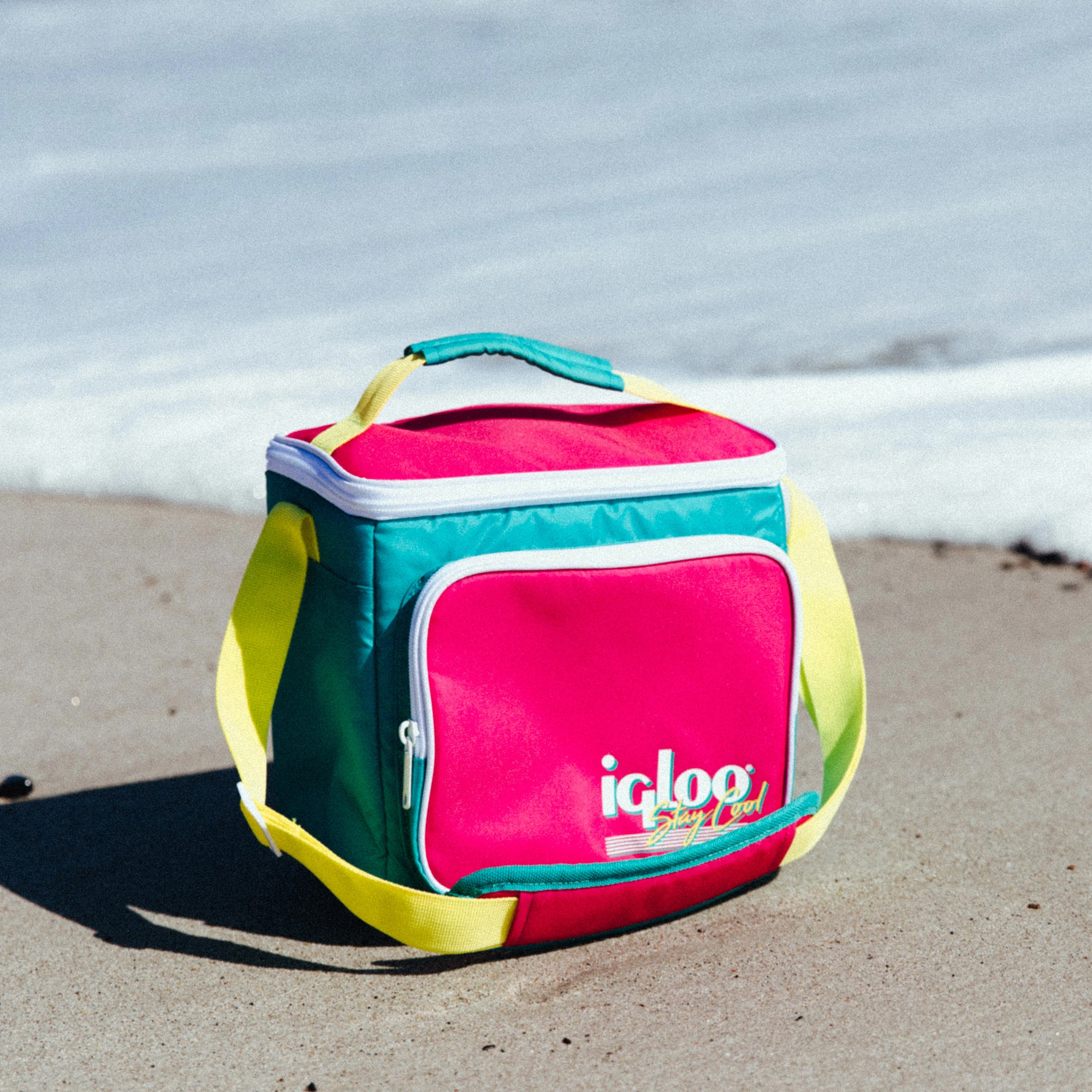 igloo cooler with strap