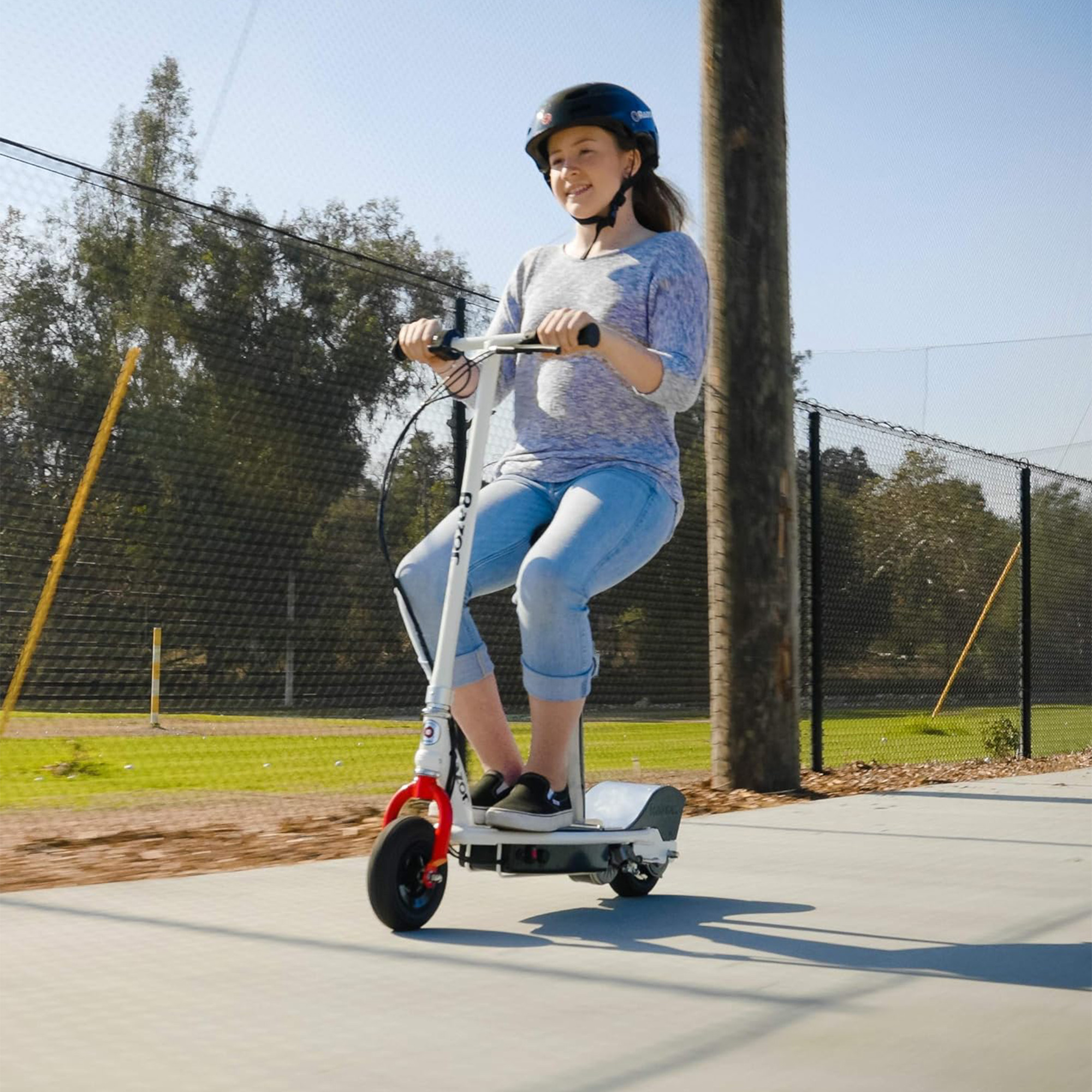 Razor E200S Seated Electric 12 MPH Scooter w/ Twist Grip Throttle